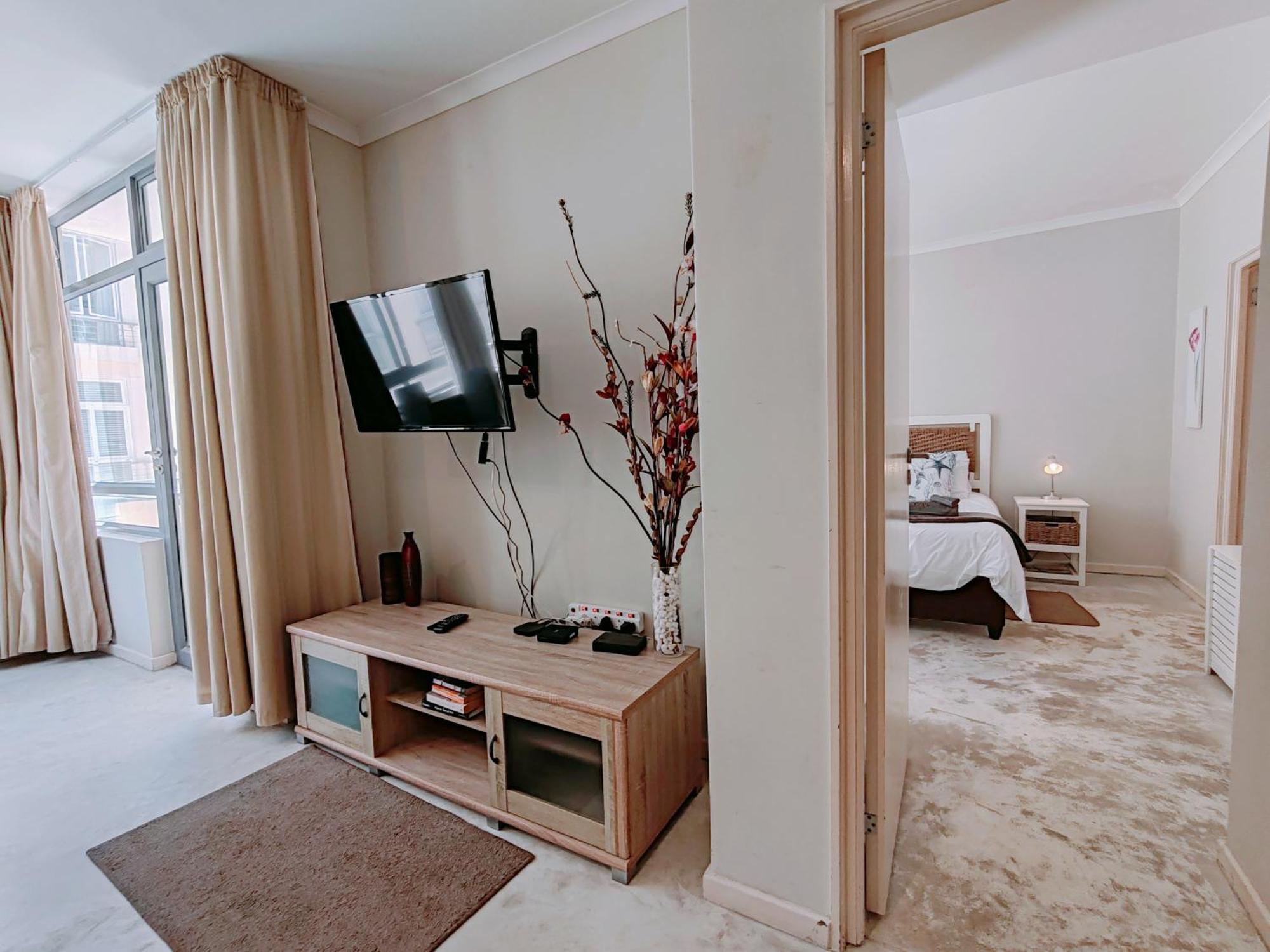 Oceans Place Empire Apartment *